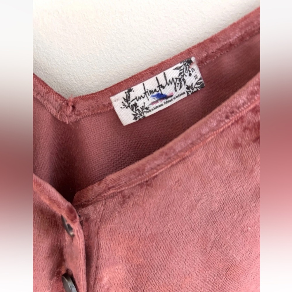 Free People Intimately Mauve Pink Velvet Cropped V-Neck Button Tie Front Size XS - Picture 5 of 9